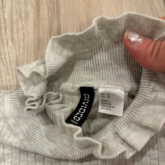 ribbed turtleneck - Picture 4 of 4